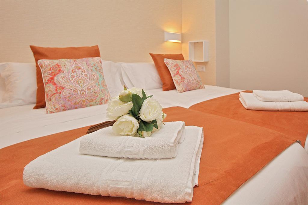Apartamentos Malagueta Urban Beach Малага Экстерьер фото
