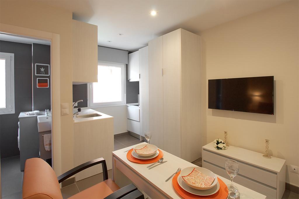 Apartamentos Malagueta Urban Beach Малага Экстерьер фото