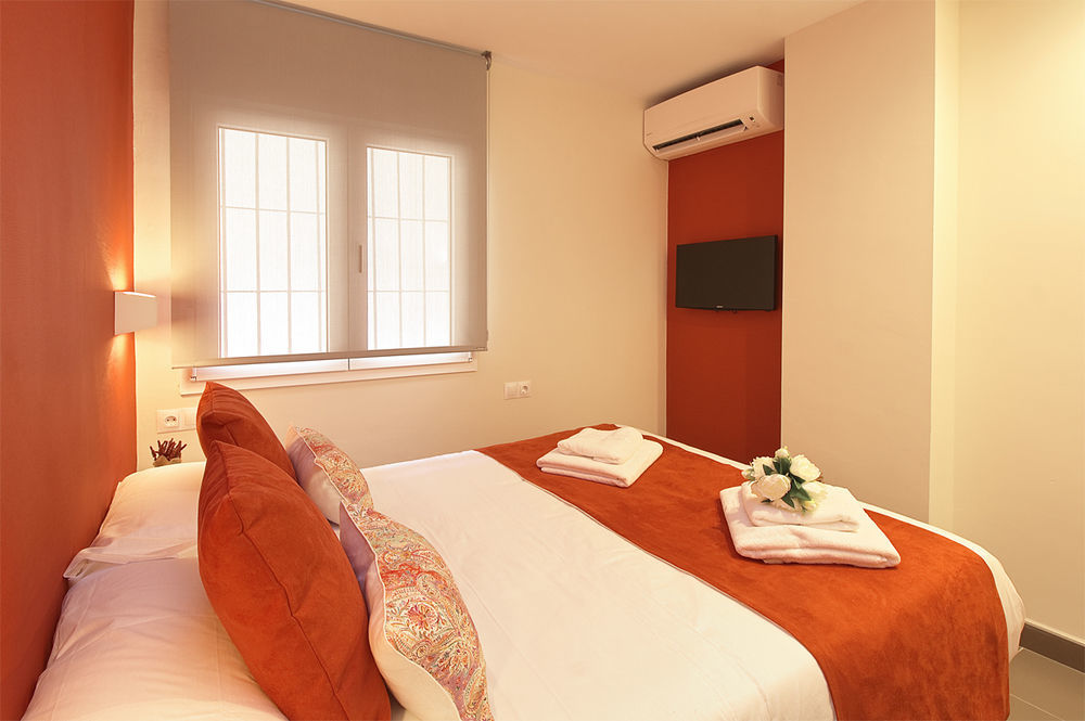 Apartamentos Malagueta Urban Beach Малага Экстерьер фото
