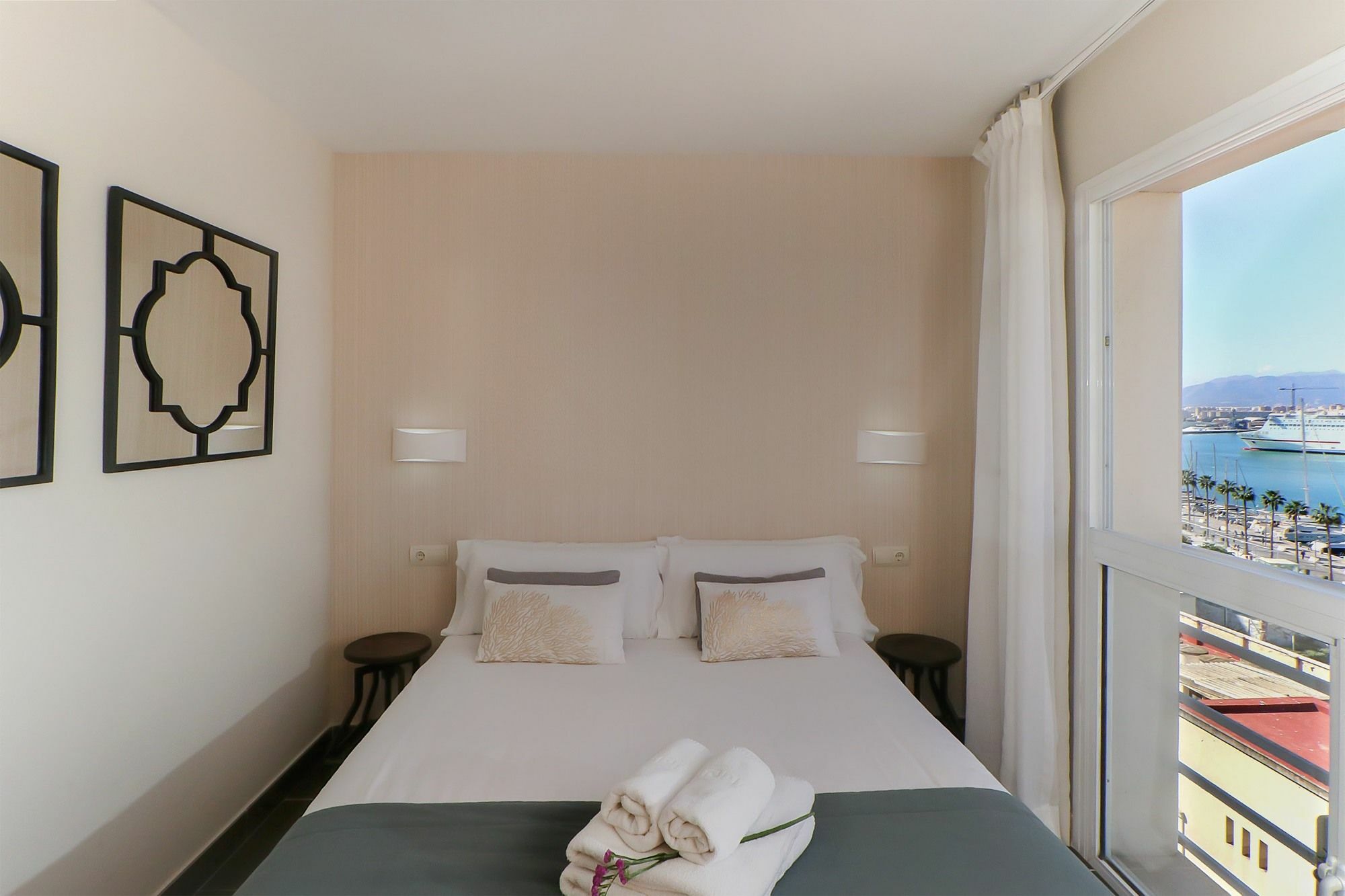 Apartamentos Malagueta Urban Beach Малага Экстерьер фото