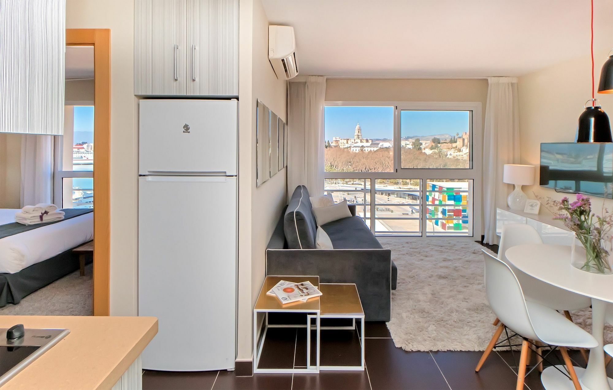 Apartamentos Malagueta Urban Beach Малага Экстерьер фото