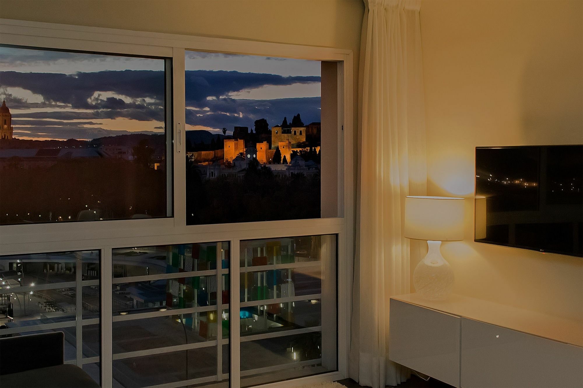 Apartamentos Malagueta Urban Beach Малага Экстерьер фото